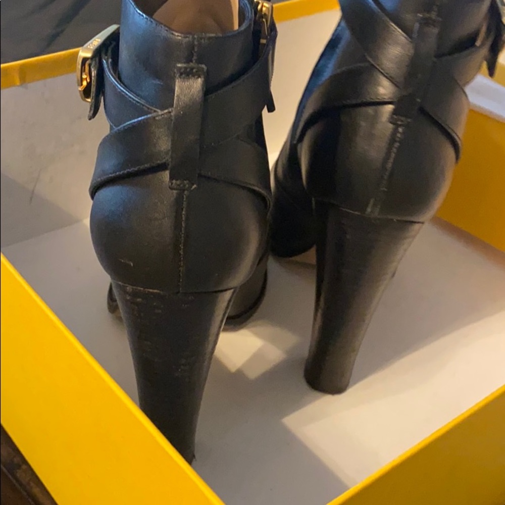 ❤️FENDI ANKLE BOOTS 🎉🥳 - Picture 3 of 11